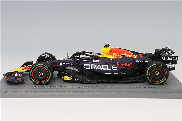 Oracle Red Bull Racing F1 2025 限定版 1/43 Spark Models Red Bull