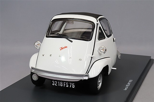 シュコー 1/18 イセッタ ヴェラム 1955 ホワイト