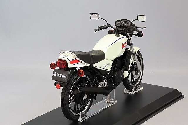 青島文化教材社 スカイネット 1/12 ヤマハ RZ250 ニューパール