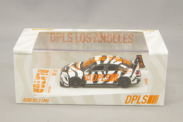 国内外の人気集結！ DPLS 1/64 Tarmac アウディ ホワイト BLKTGR LMS RS3 ミニカー