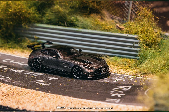 Tarmac 1/64 メルセデスベンツ AMG GT ブラックシリーズグレイ