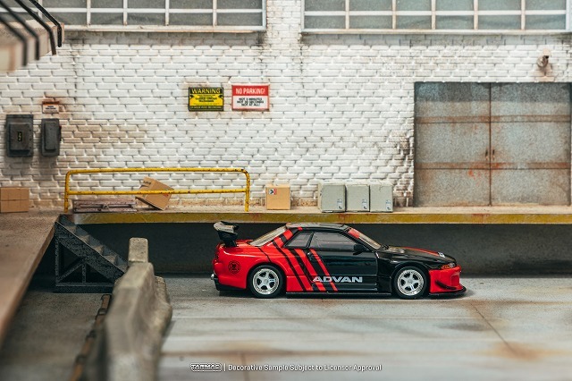 Tarmac 1/64 日産 スカイライン GT-R R32 ワイドボディ アドバン