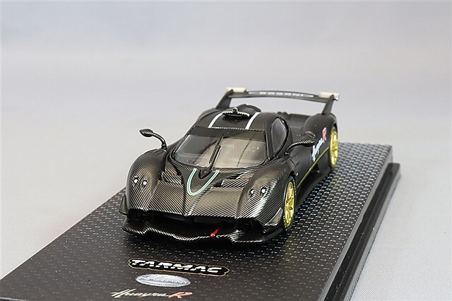 Tarmac 1/64 パガーニ ウアイラ R マットブラック カーボンファイバー
