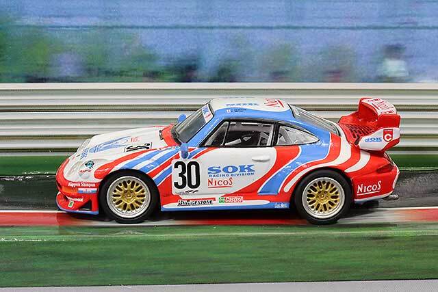 Tarmac x シュコー 1/64 ポルシェ 911 GT2 Sohgo-Keibi #30