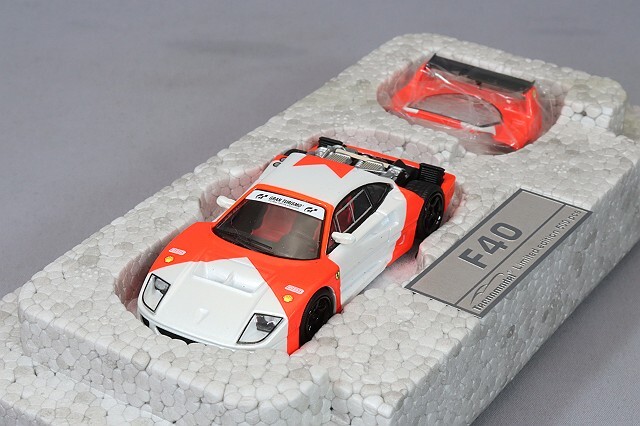 テクノモデル 1/64 フェラーリ F40 LM 1996 レッド/ホワイト/ブラック