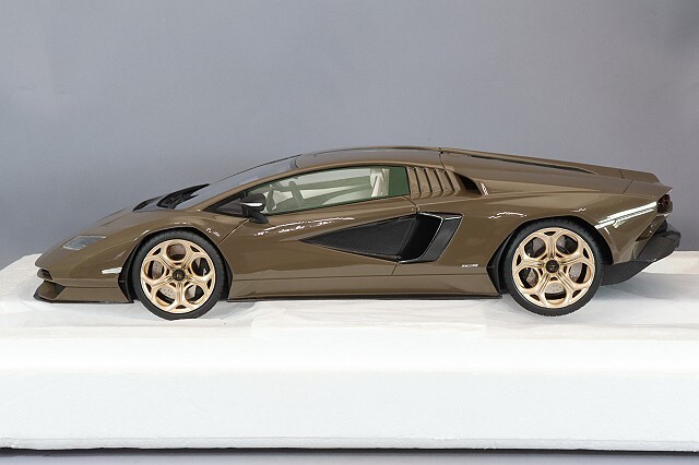 TOP SPEED 1/18 ランボルギーニ カウンタック LPI 800-4 ダーク