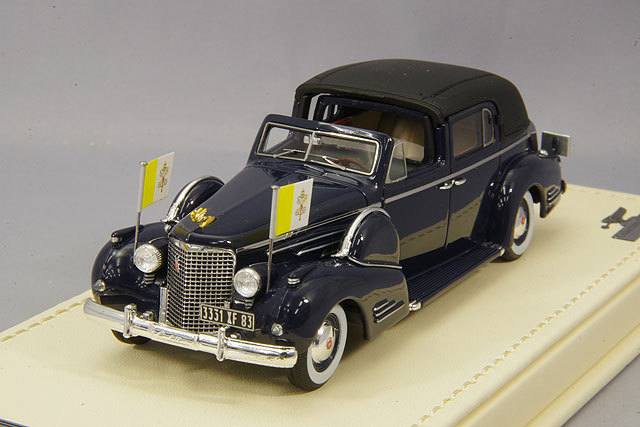 ミニカー　1/43 キャデラック 1934 シリーズ90 V16 タウンカー(ブラック) [TSMCE154302] Collection d' Elegance 1/43 キャデラック 1934 シリーズ90 V16