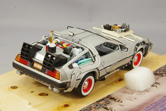 バック・トゥ・ザ・フューチャー WELLY デロリアン I .II.IIIセット WELLY 1/24 Back To The Future I・II・III デロリアン 3台セット