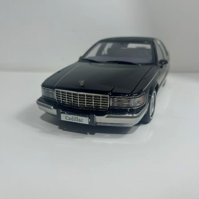予約品】 XiaoGuang MODEL 1/18 キャデラック フリートウッド ブラック