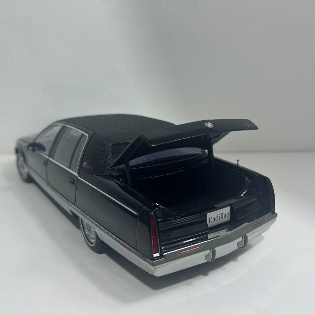 予約品】 XiaoGuang MODEL 1/18 キャデラック フリートウッド ブラック