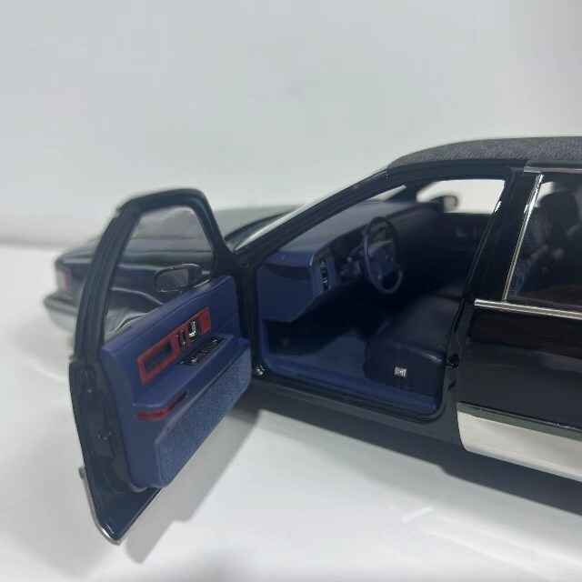 予約品】 XiaoGuang MODEL 1/18 キャデラック フリートウッド ブラック