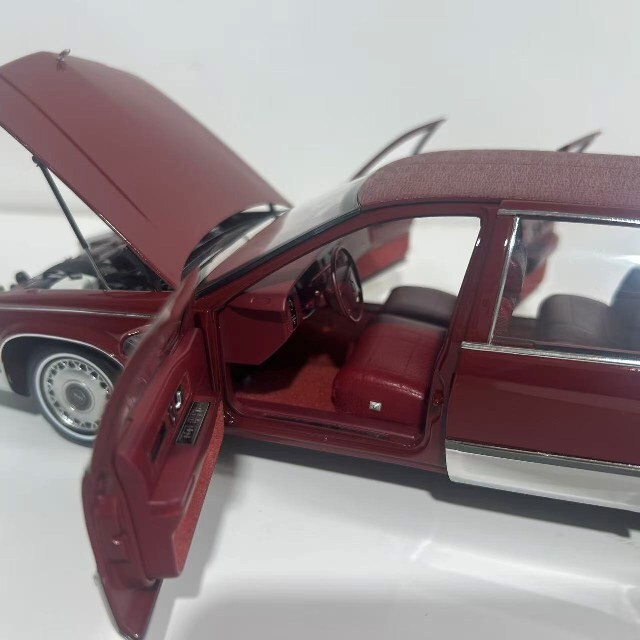 予約品】 XiaoGuang MODEL 1/18 キャデラック フリートウッド レッド