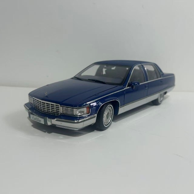 103-010 XIAOGUANG 1/18 キャデラック フリートウッド 予約品】 XiaoGuang MODEL 1/18 キャデラック フリートウッド ブルー