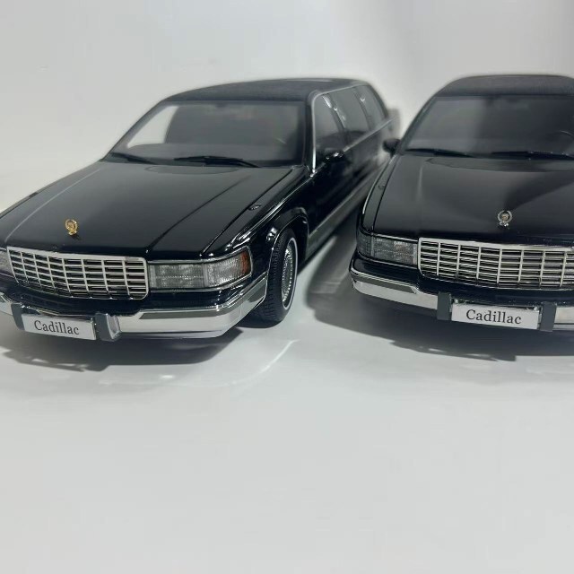 予約品】 XiaoGuang MODEL 1/18 キャデラック フリートウッド ロング