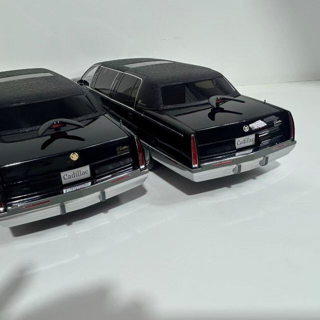 予約品】 XiaoGuang MODEL 1/18 キャデラック フリートウッド ロング
