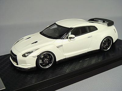 hpi 1/43 日産 GT-R R35 スペック V ブリリアントホワイトパール