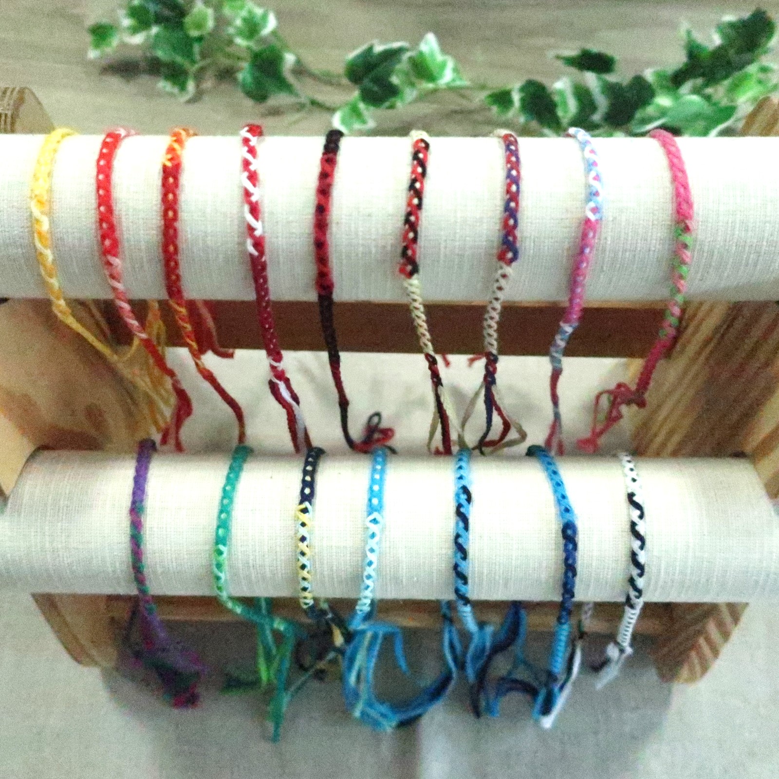 ミサンガ　10本単位　16種類から選べます　返品不可　misanga 4（30096 薄手）【まとめ買い割引対象外】　