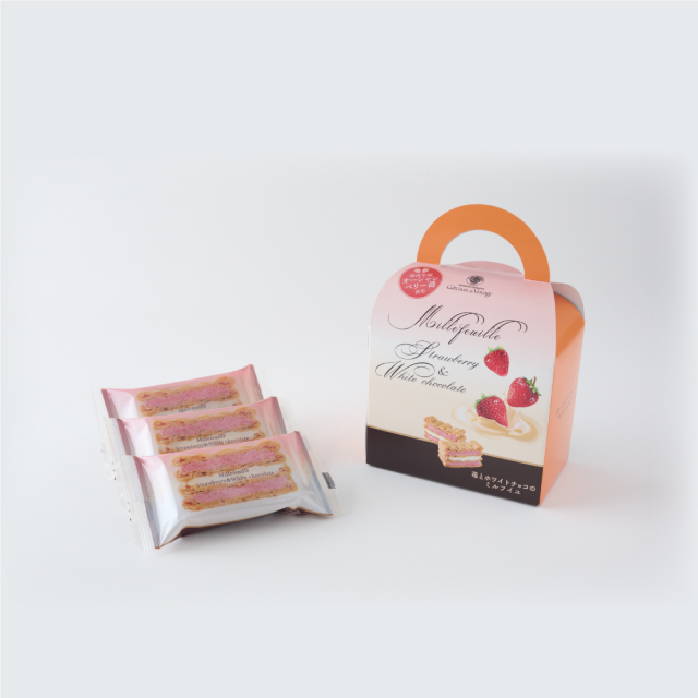苺とホワイトチョコのミルフイユ3_1000