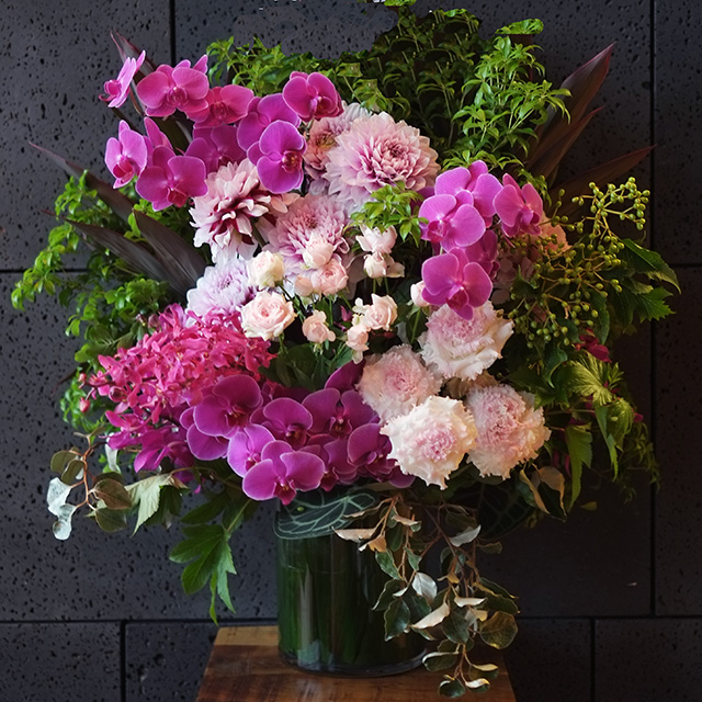 高級感のあるフラワーアレンジメント