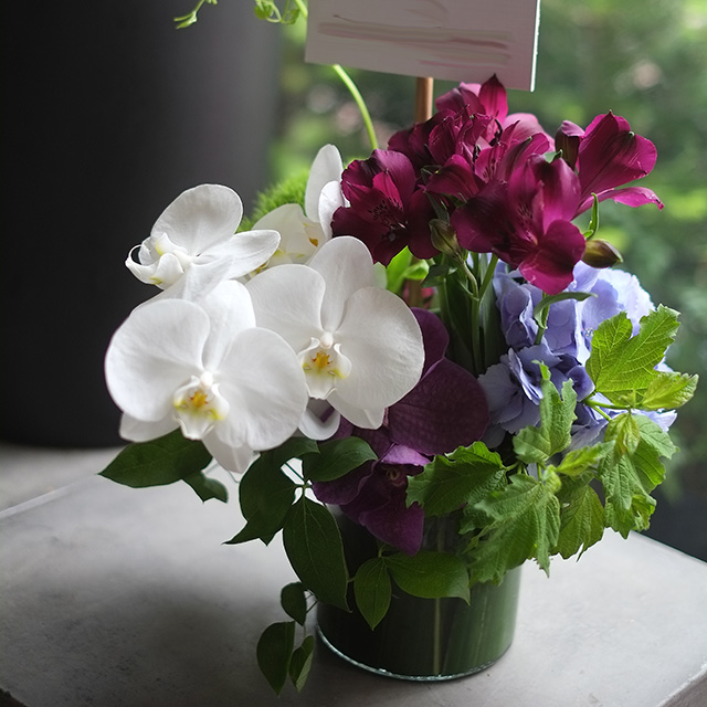 昇進祝いのフラワーアレンジメント