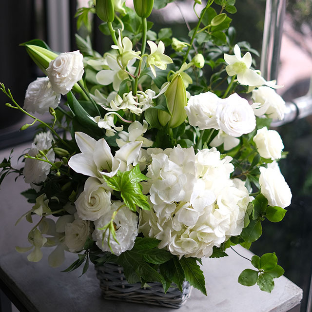 お悔やみのお花ホワイトグリーン