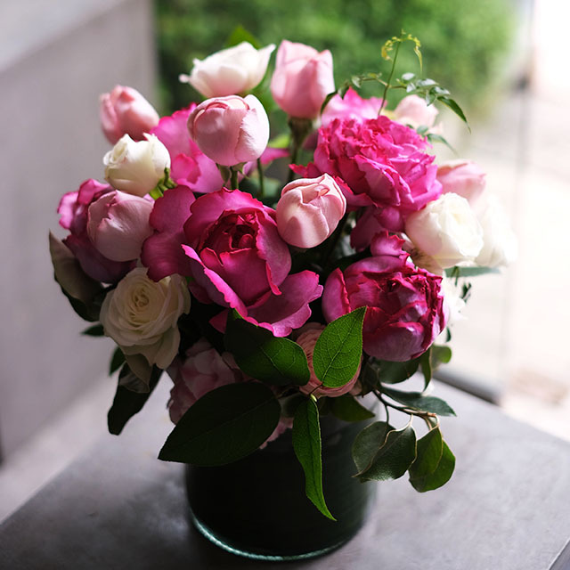 ガラスベース｜フラワーアレンジメント｜香りのバラ｜イブピアジェ