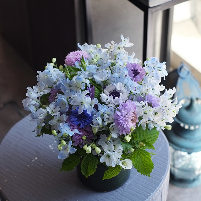 ガラスベース フラワーアレンジメント 季節花おまかせ 8 000円 G