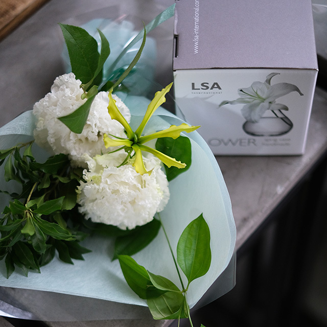 ビーズフラワーアート 花束風 花瓶付き アートフラワー 花瓶付き YE | TWO-ONE STYLEネット