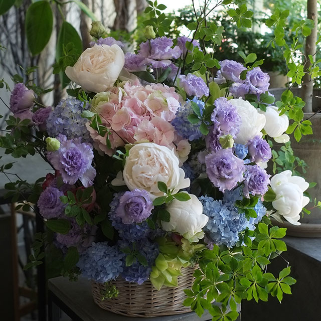 バスケット フラワーアレンジメント 季節花おまかせ 000円 Iconicflower