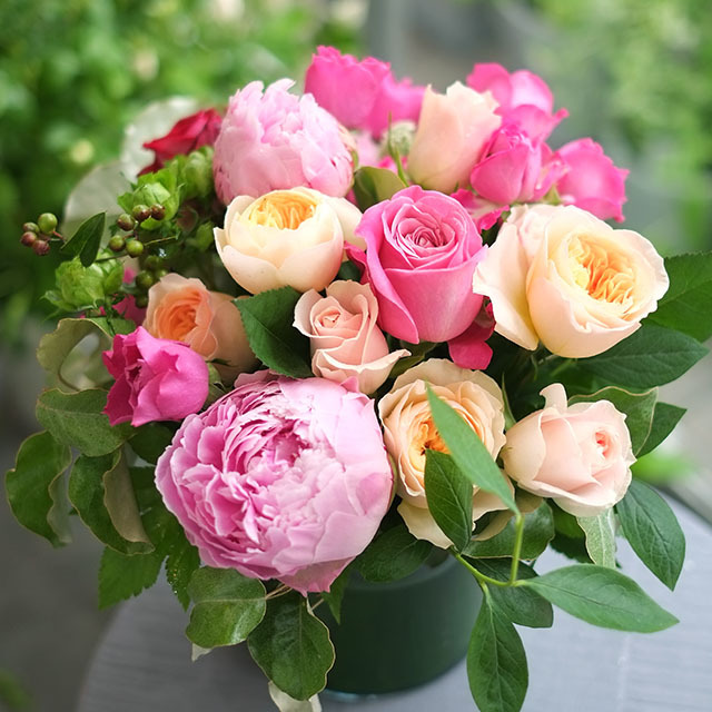 ガラスベース｜フラワーアレンジメント｜季節花おまかせ｜誕生日・記念