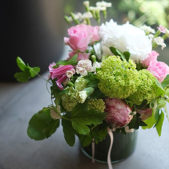 ガラスベース｜フラワーアレンジメント｜季節花おまかせ｜誕生日