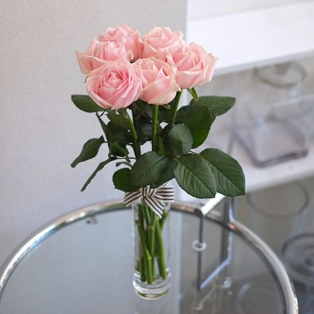 花瓶付き花束 Flowervase 季節花おまかせ 7 500円 V Iconicflower