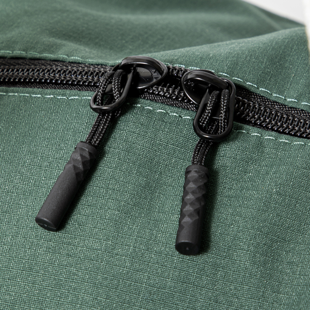 JONES(ジョーンズ）- Varsity Duffle （ダッフルバッグ）- Dark Green