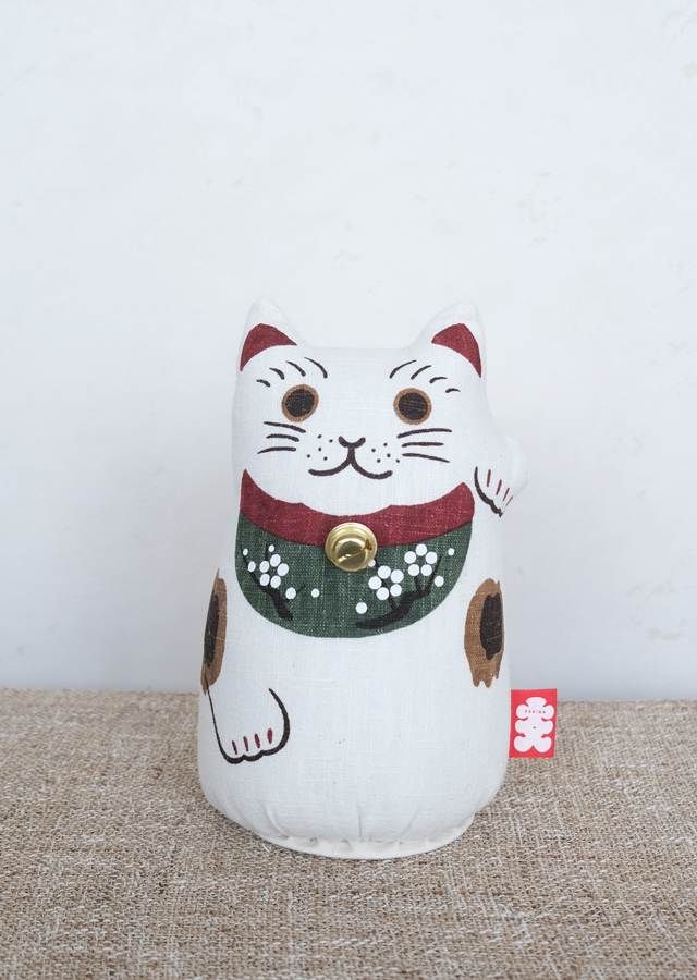 招き猫人形 招き猫(金) | 博多人形工房いしだ