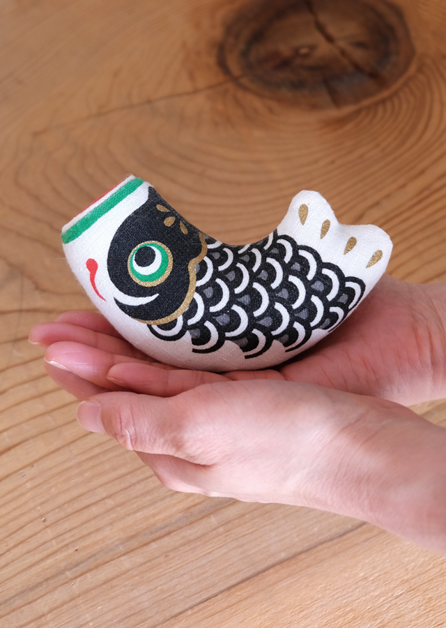 洛柿庵 T-376 手描きタペストリー「若武者」 ルシエールジャパン 鯉のぼり 手染め麻細タペストリー「こいのぼり」 [京都洛柿庵オンライン