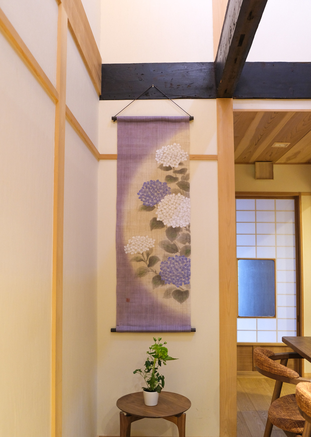 手描きタペストリー「てまり紫陽花」