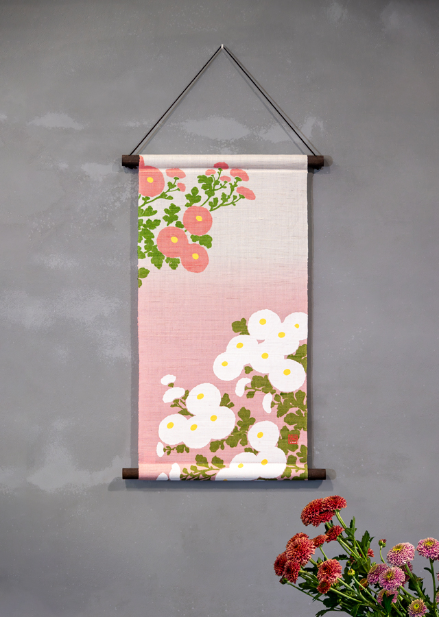 手染め麻タペストリー「万寿菊」 [京都洛柿庵オンラインショップ]