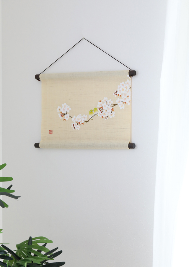 手描きタペストリー「メジロに染井吉野」