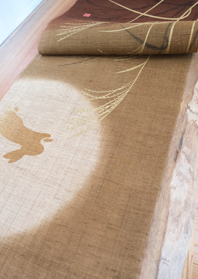 店舗限定タペストリー　立待ちの月　伽羅色(兎）