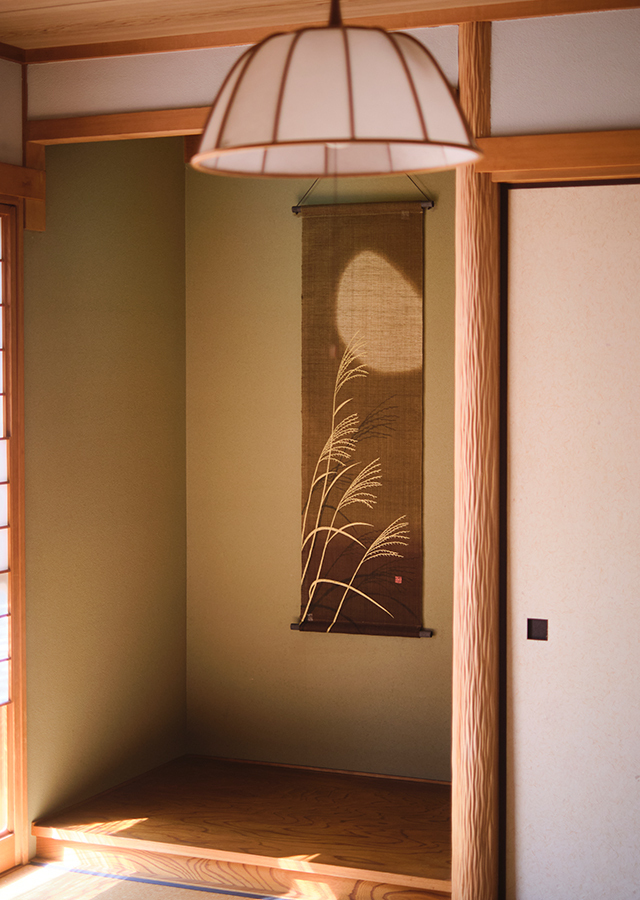 店舗限定タペストリー　立待ちの月　伽羅色