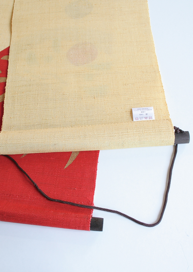 縁起タペストリー「七転び八起き」