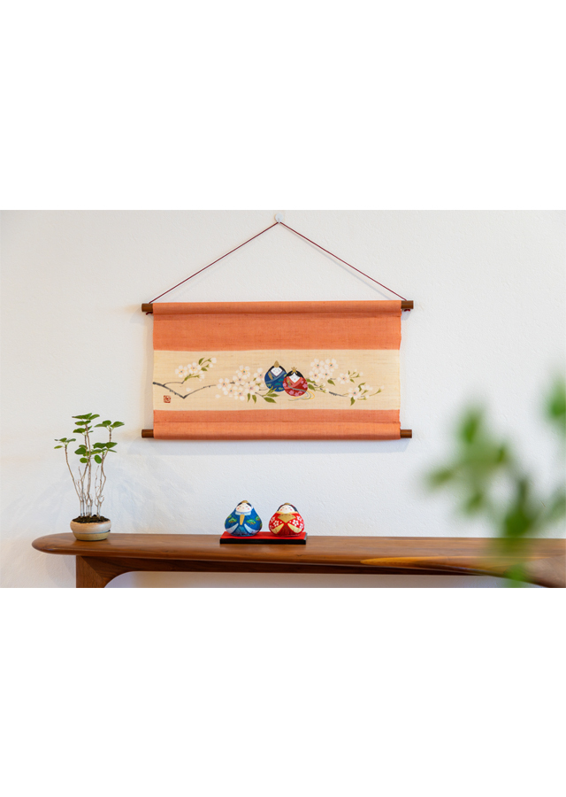 天軸タペストリー「さくら雛」手染め麻人形 「みやび雛」