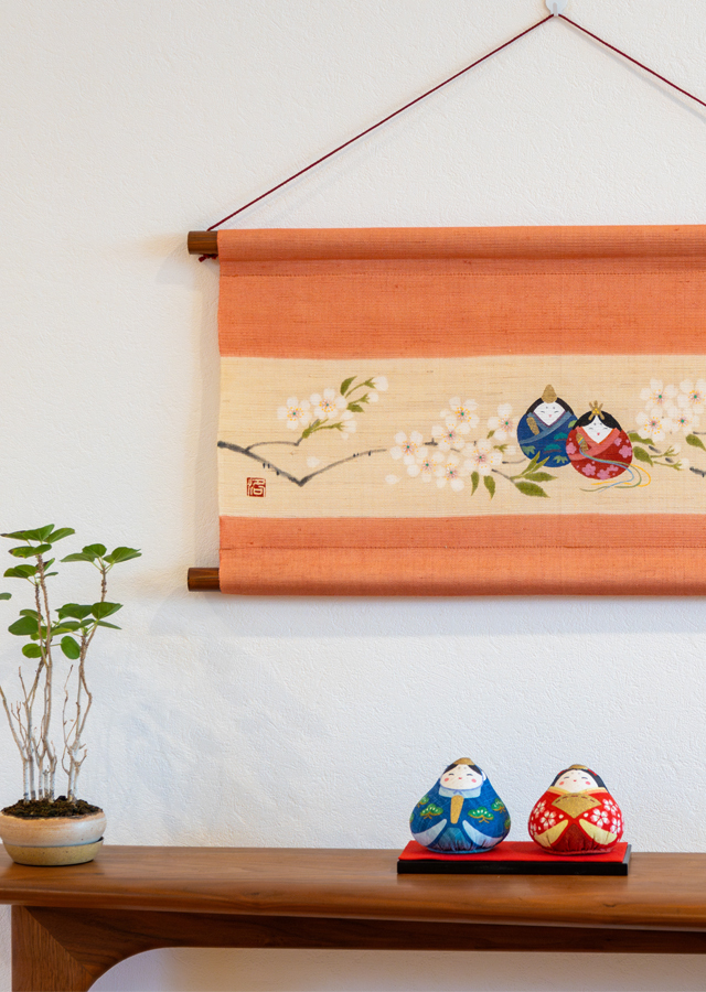 天軸タペストリー「さくら雛」手染め麻人形 「みやび雛」