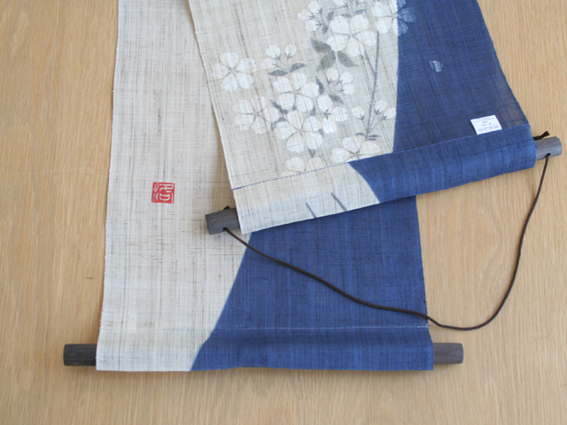 手描きタペストリー「枝垂月」