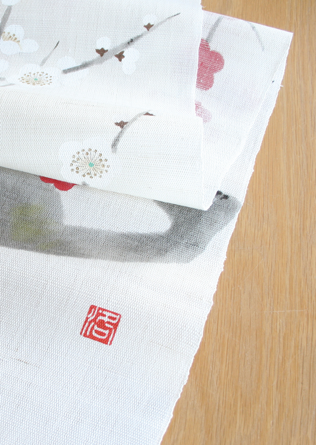 手描きタペストリー「紅梅白梅」