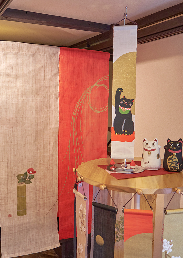 店舗限定　豆タペ「招福黒招き猫」