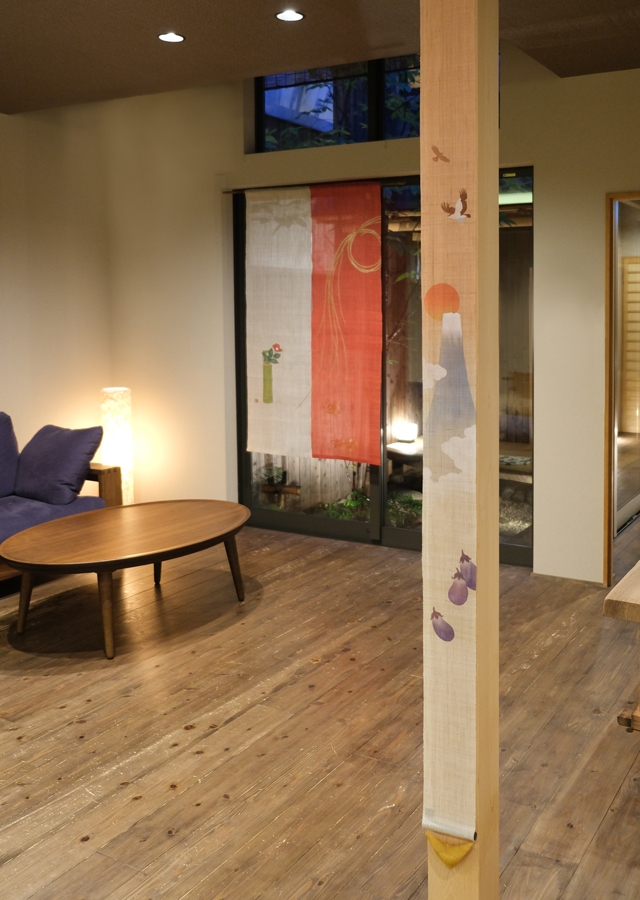 手染めタペストリー 手染め麻細タペストリー「NISHIKI-KOI」 [京都洛柿庵