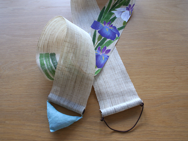 細タペストリー「菖蒲の花」