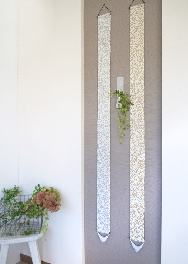 細タペストリー「金唐草」