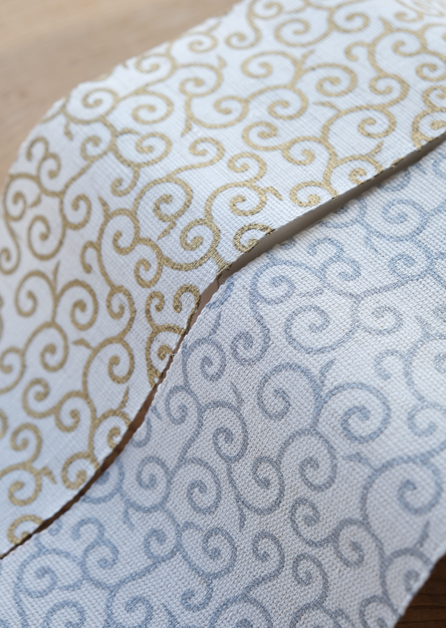 細タペストリー「金唐草・銀唐草」